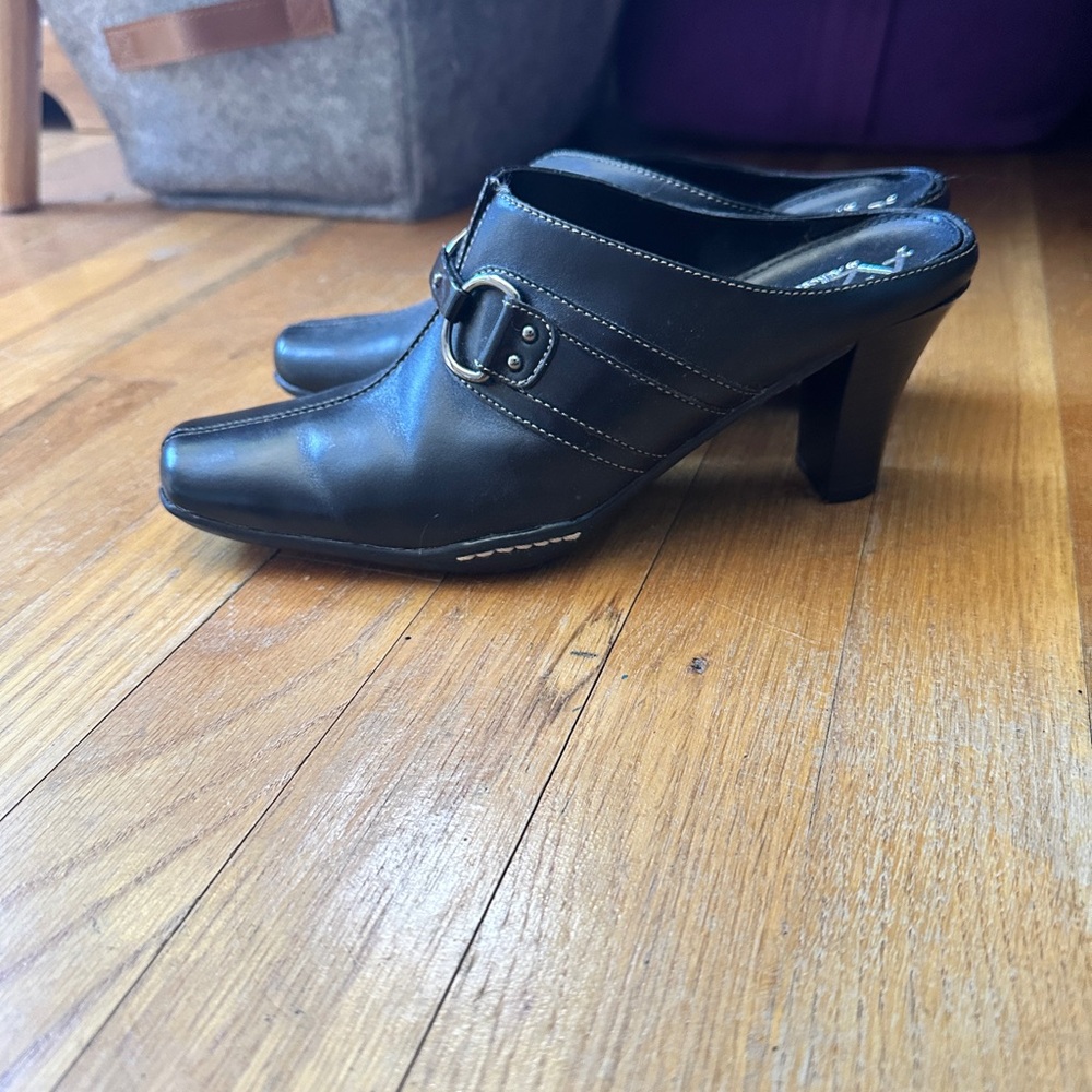 A2 Aerosoles Women's Black Heeled Mules